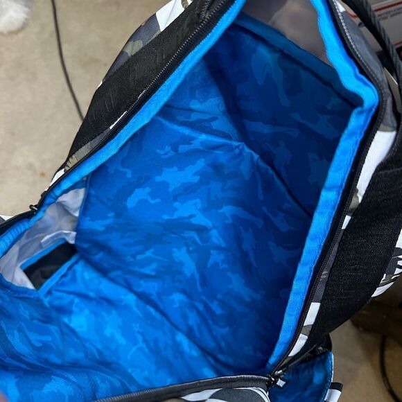 Fortnite EUC black, white, army green checked backpack no flaws - Picture 12 of 12